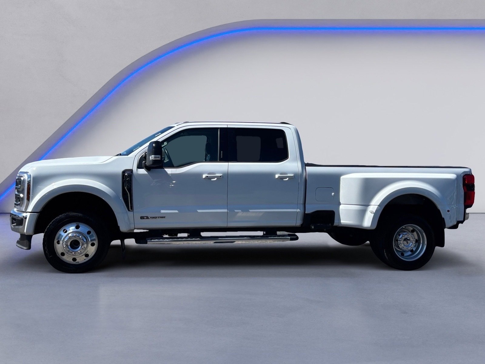 Used 2024 Ford F450 Lariat w/ Camper Package image 12