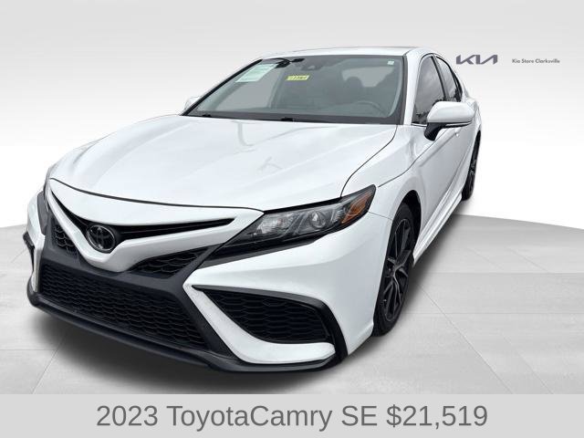 Used 2023 Toyota Camry SE FWD image 4