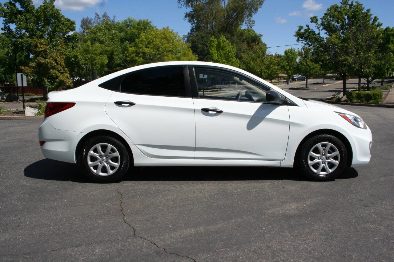 Used 2013 Hyundai Accent GLS FWD image 5
