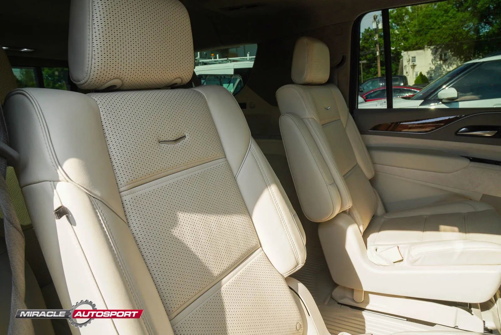 Used 2021 Cadillac Escalade ESV Premium Luxury Platinum AWD/4WD image 40