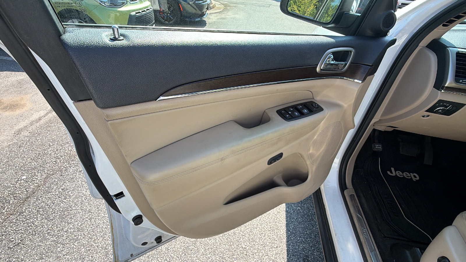 Used 2015 Jeep Grand Cherokee Limited RWD image 14