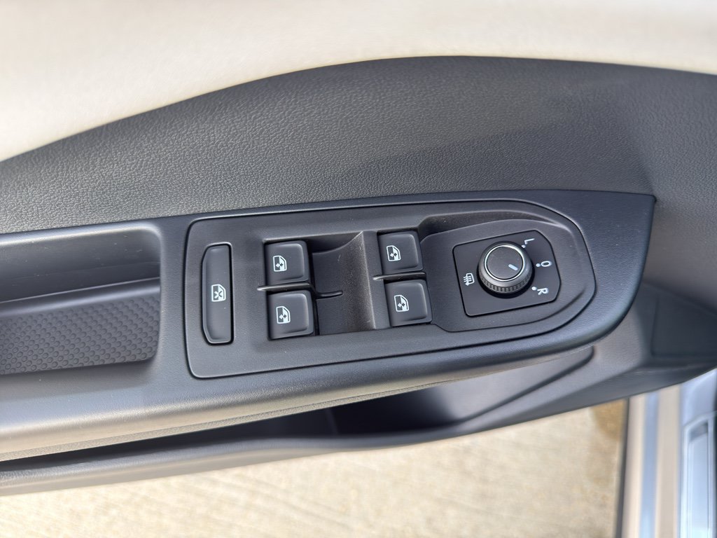 New 2026 Volkswagen Taos SE FWD image 10