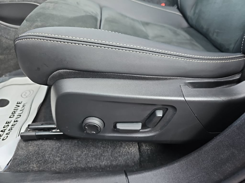 Used 2023 Volvo C40 P8 Recharge Ultimate AWD/4WD image 28
