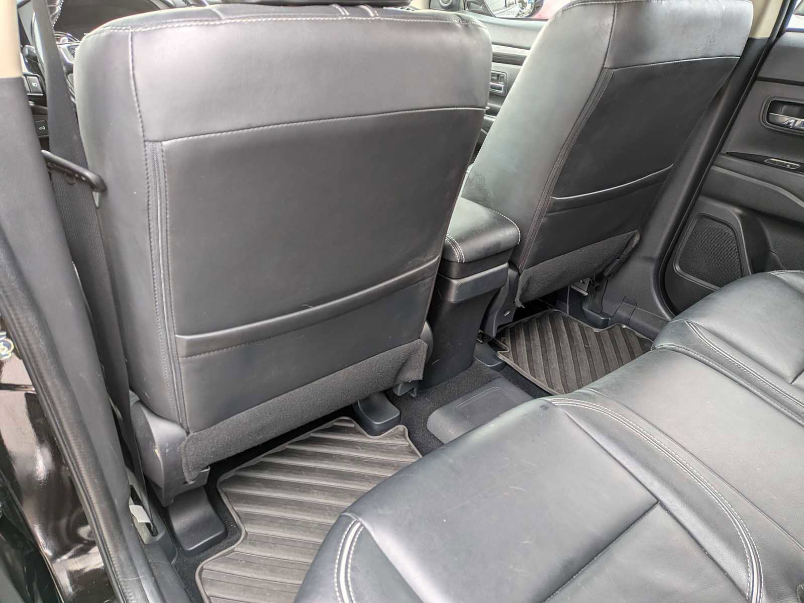 Used 2018 Mitsubishi Outlander SEL image 17