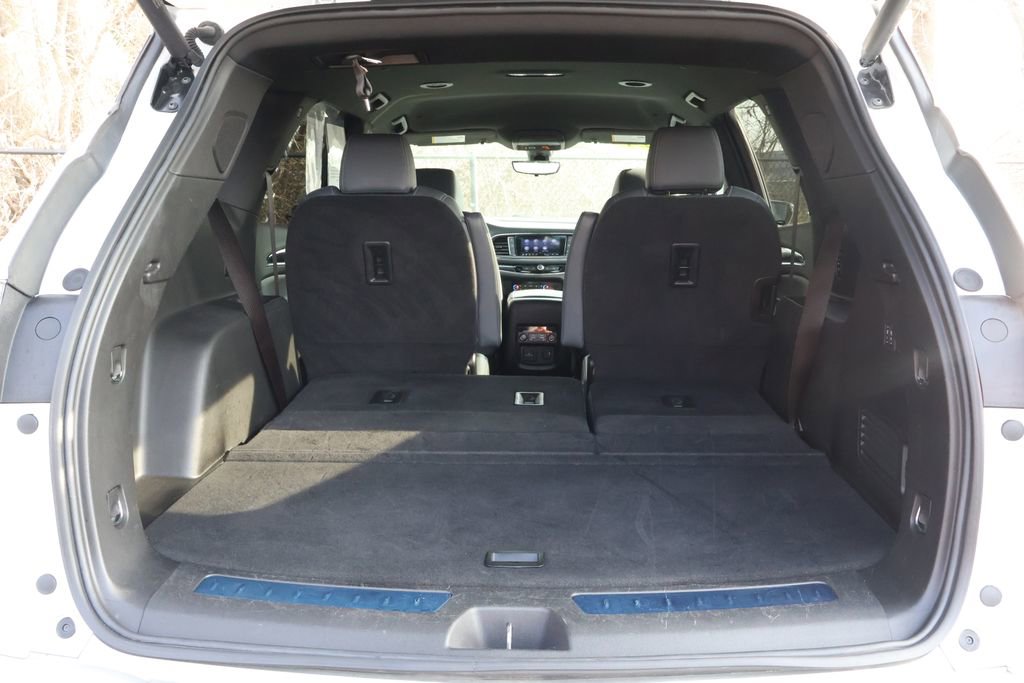 Used 2024 Buick Enclave Premium image 49