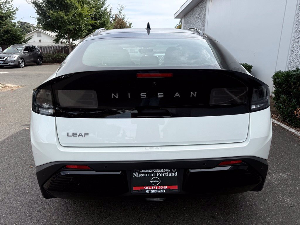 New 2026 Nissan Leaf Platinum+ w/ Cargo Package (Platinum+) FWD image 6