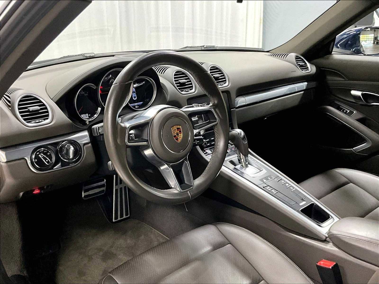 Used 2019 Porsche 718 Cayman image 7