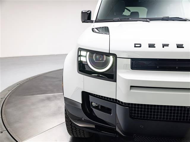 New 2026 Land Rover Defender 110 X-Dynamic SE AWD/4WD image 10