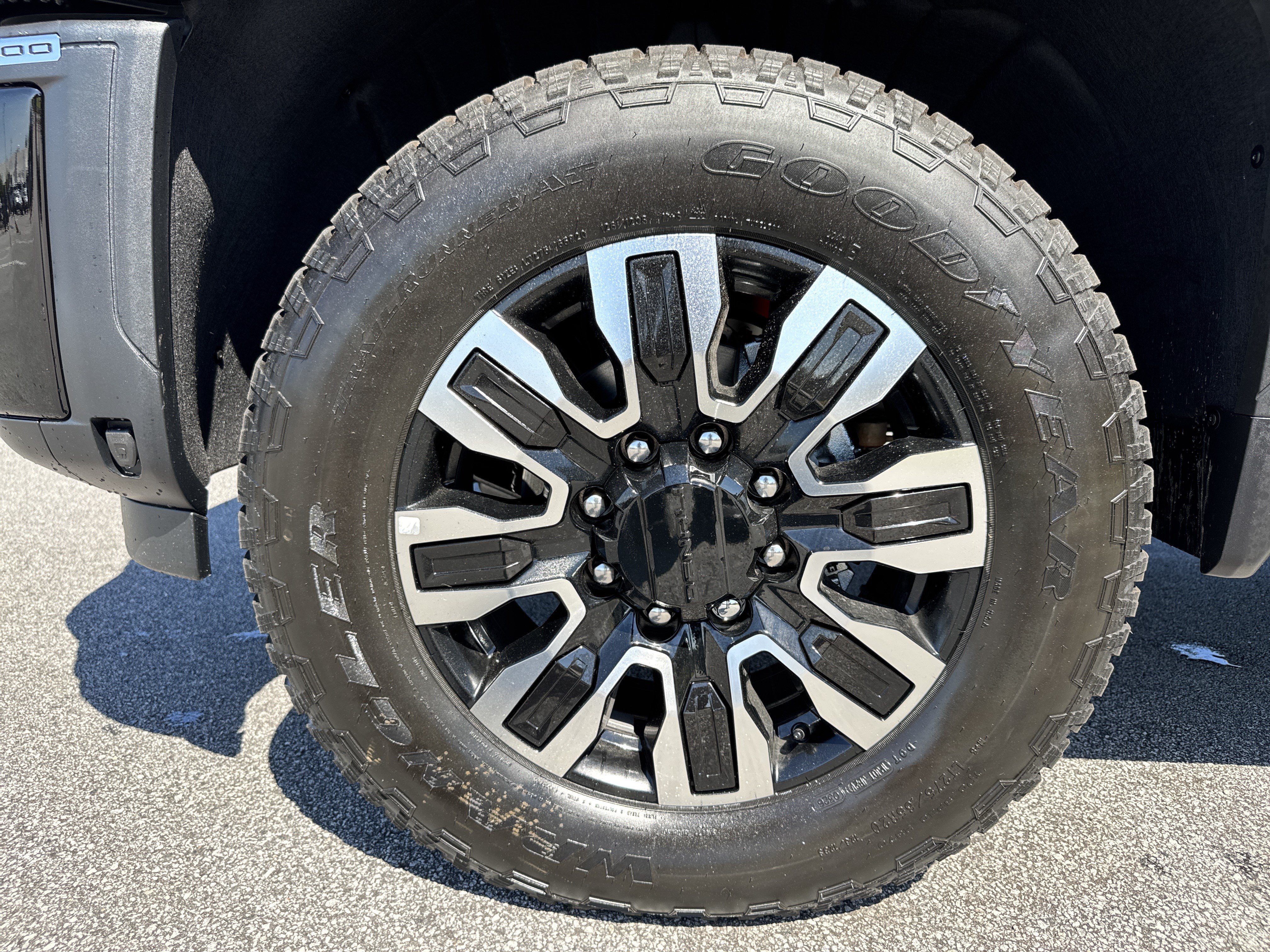 New 2026 GMC Sierra 2500 Denali Ultimate AWD/4WD image 13