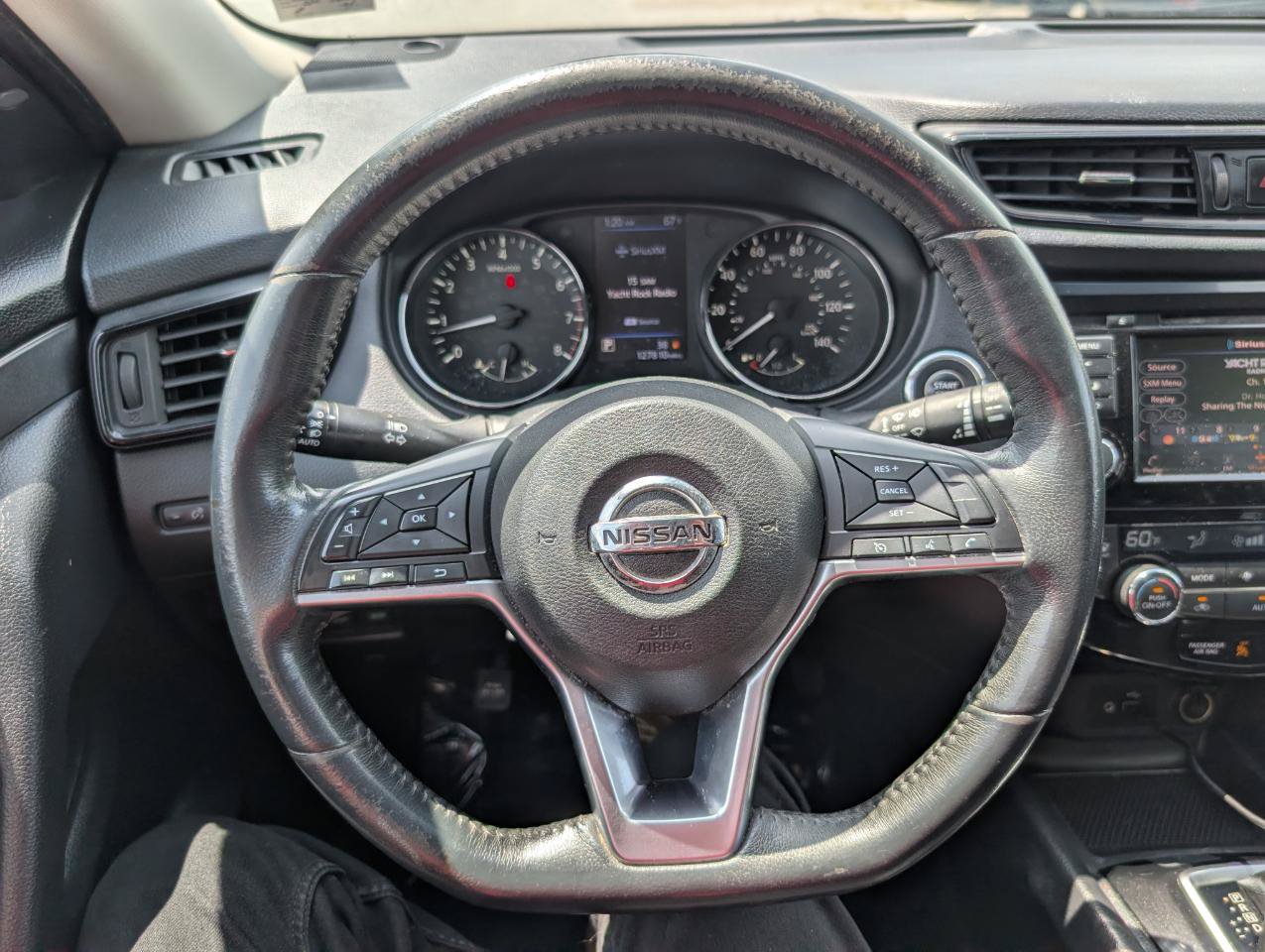 Used 2018 Nissan Rogue SV FWD image 19