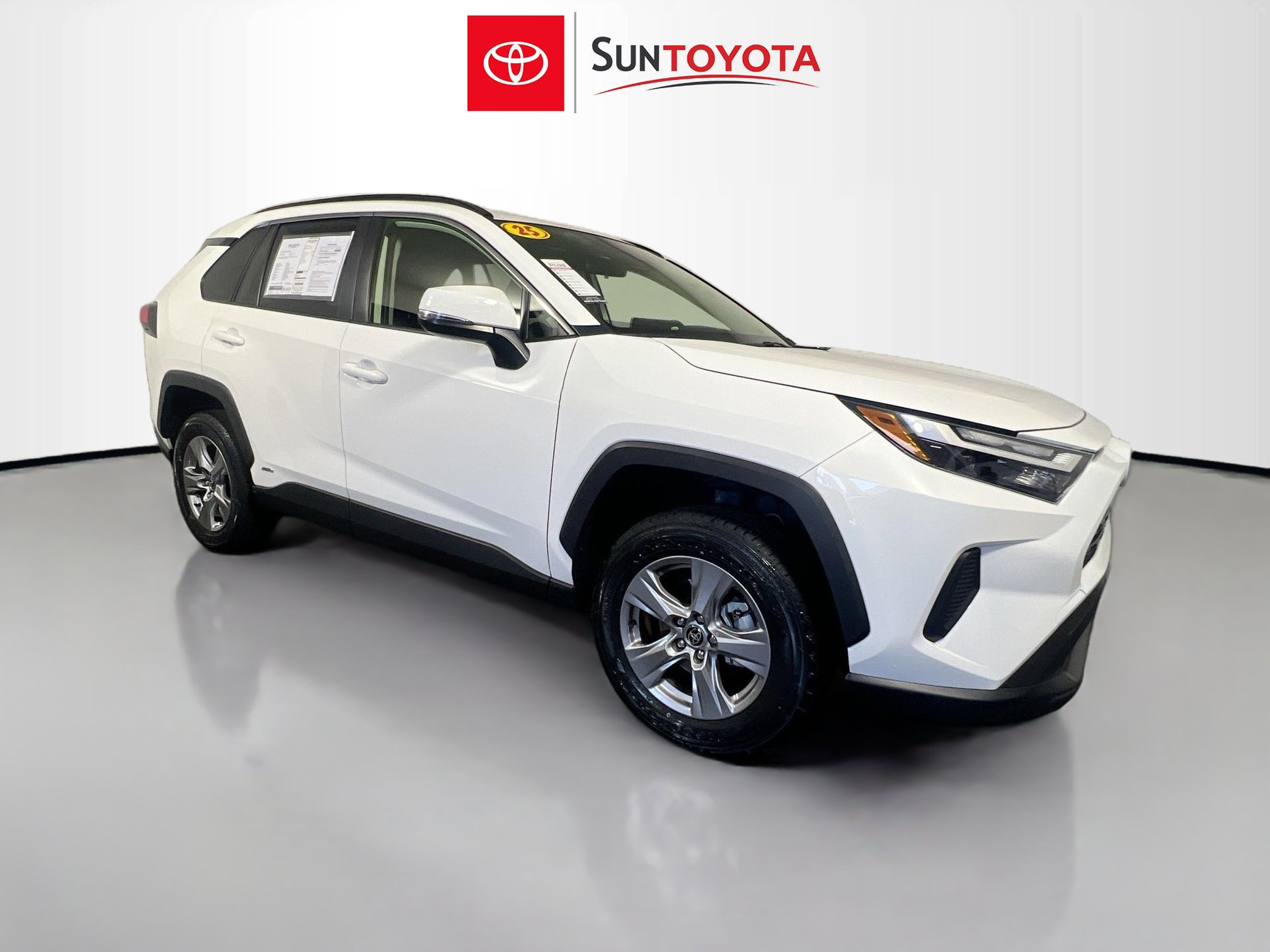 Used 2025 Toyota RAV4 XLE w/ Convenience Package AWD/4WD image 1