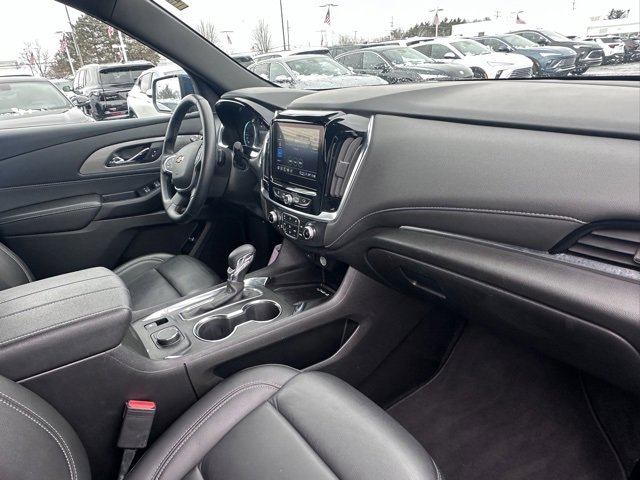 Used 2023 Chevrolet Traverse LT image 18