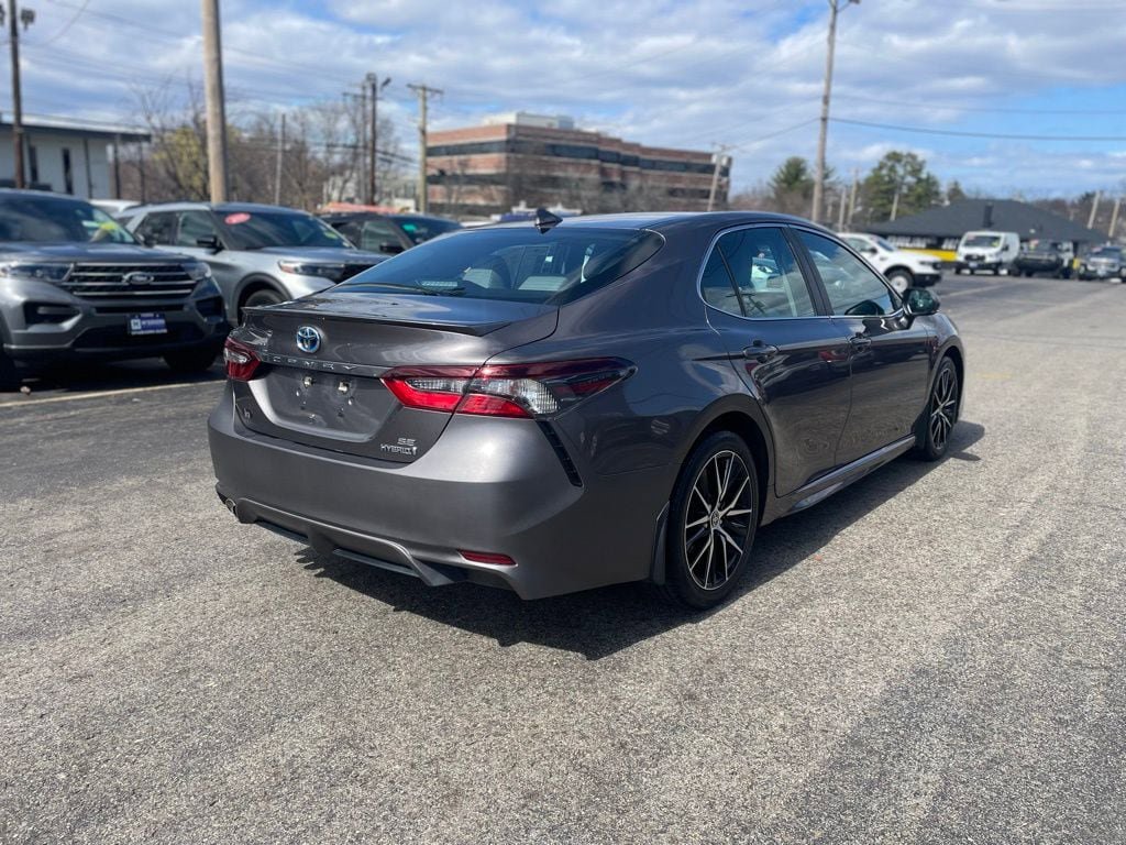 Used 2022 Toyota Camry SE FWD image 7