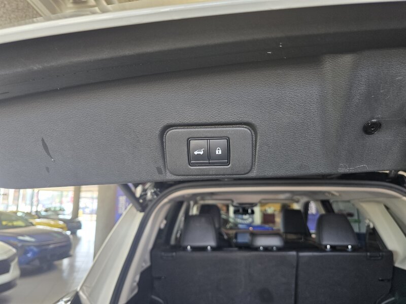 Used 2021 Nissan Rogue SL AWD/4WD image 36