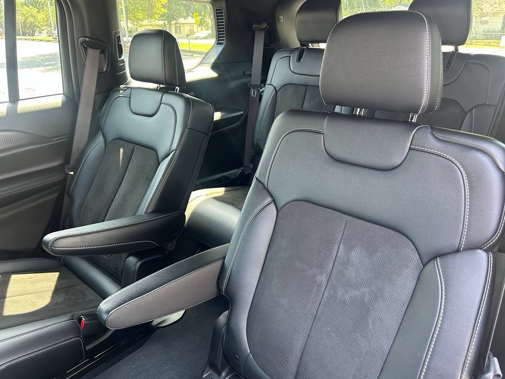 Used 2023 Jeep Grand Cherokee L Laredo AWD/4WD image 29