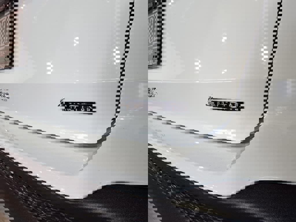 Used 2022 Volkswagen Taos SEL image 7