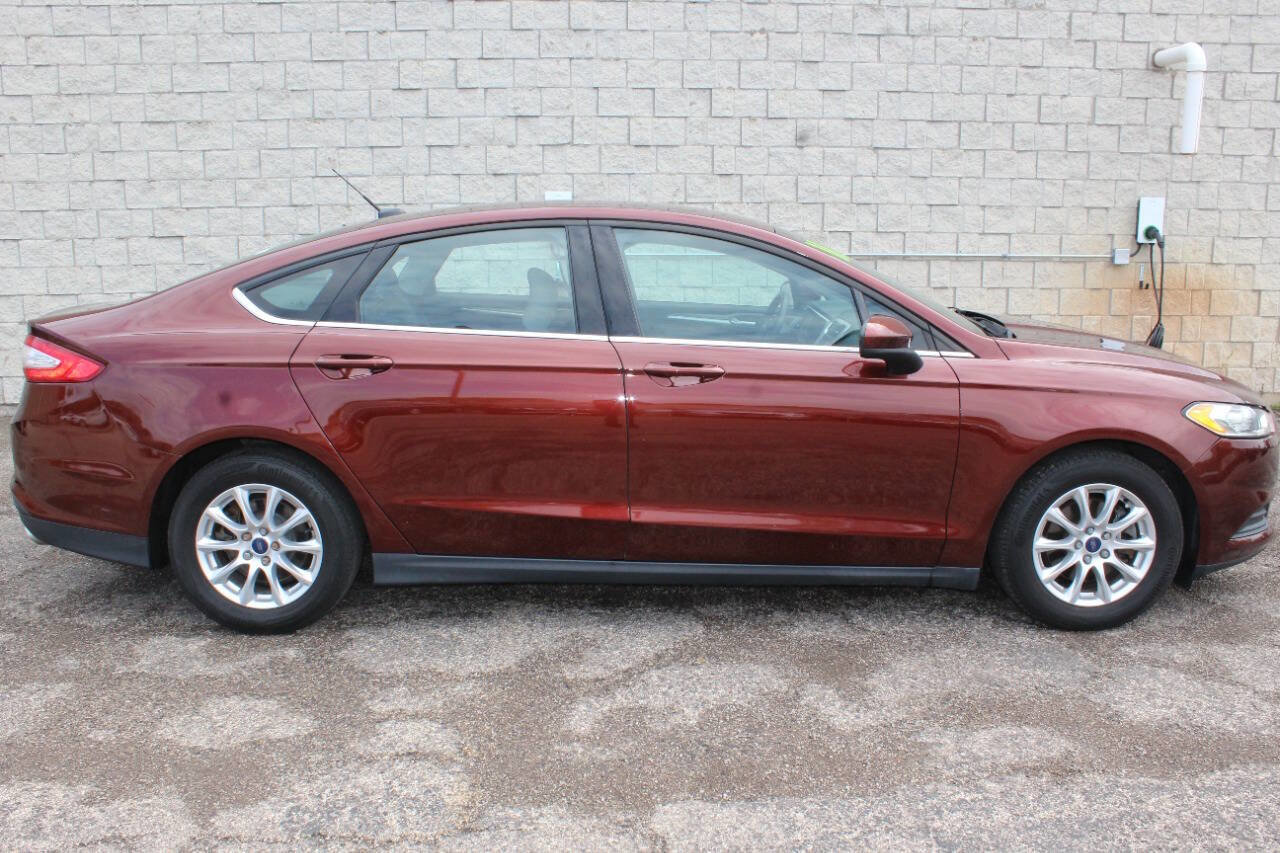 Used 2016 Ford Fusion S FWD image 6