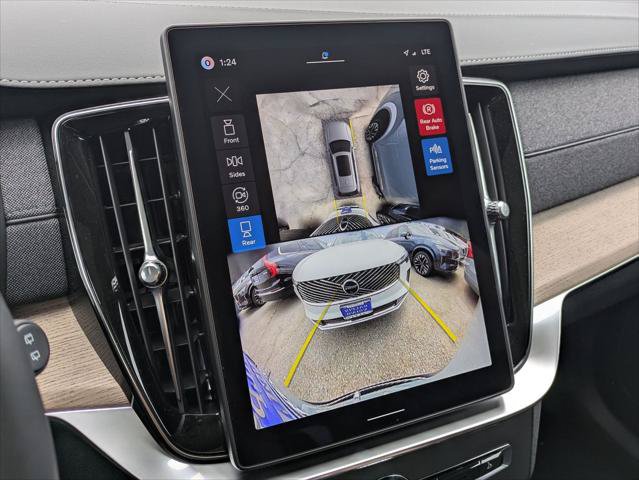 New 2026 Volvo XC90 T8 Plus w/ Protection Package AWD/4WD image 9