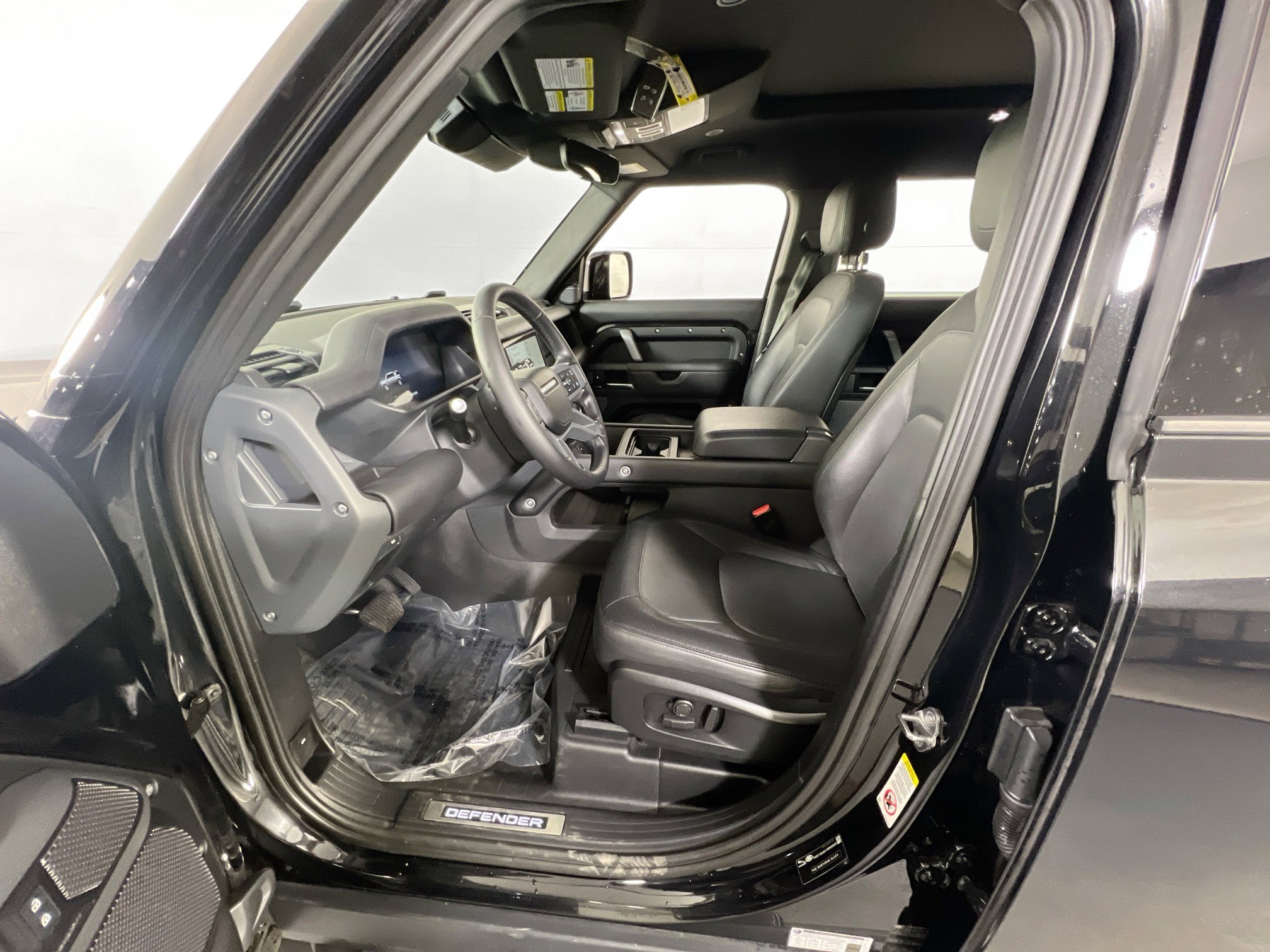 Used 2024 Land Rover Defender 110 X-Dynamic SE image 20