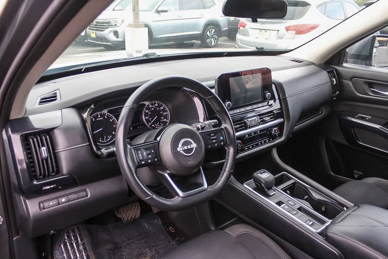 Used 2022 Nissan Pathfinder SV FWD image 22