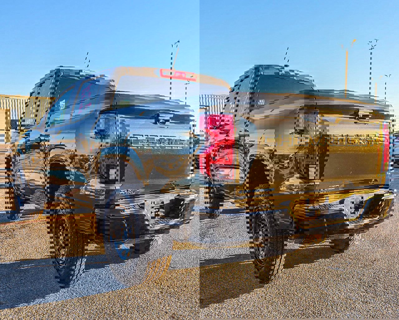 Used 2024 Chevrolet Colorado W/T image 4