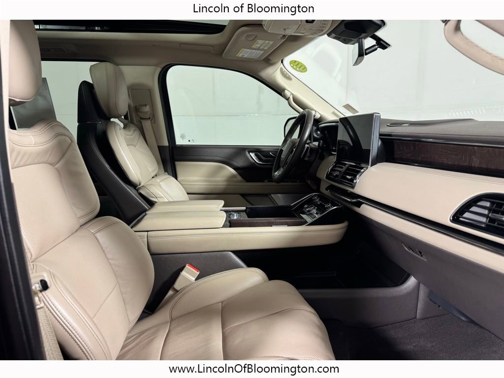 Used 2024 Lincoln Navigator Reserve AWD/4WD image 17