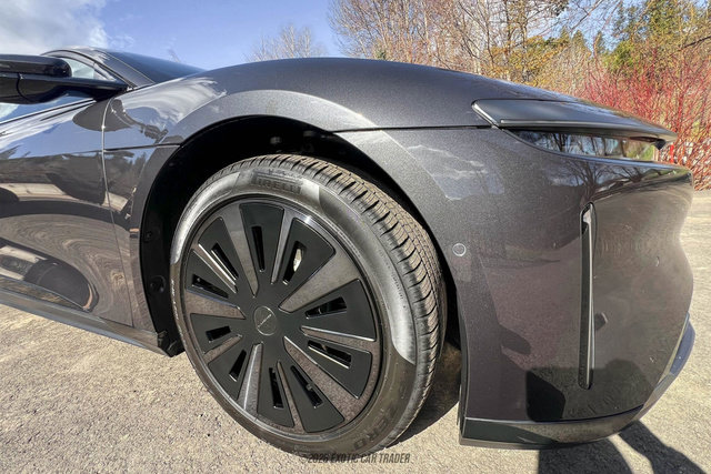 Used 2025 Lucid Air Grand Touring image 30