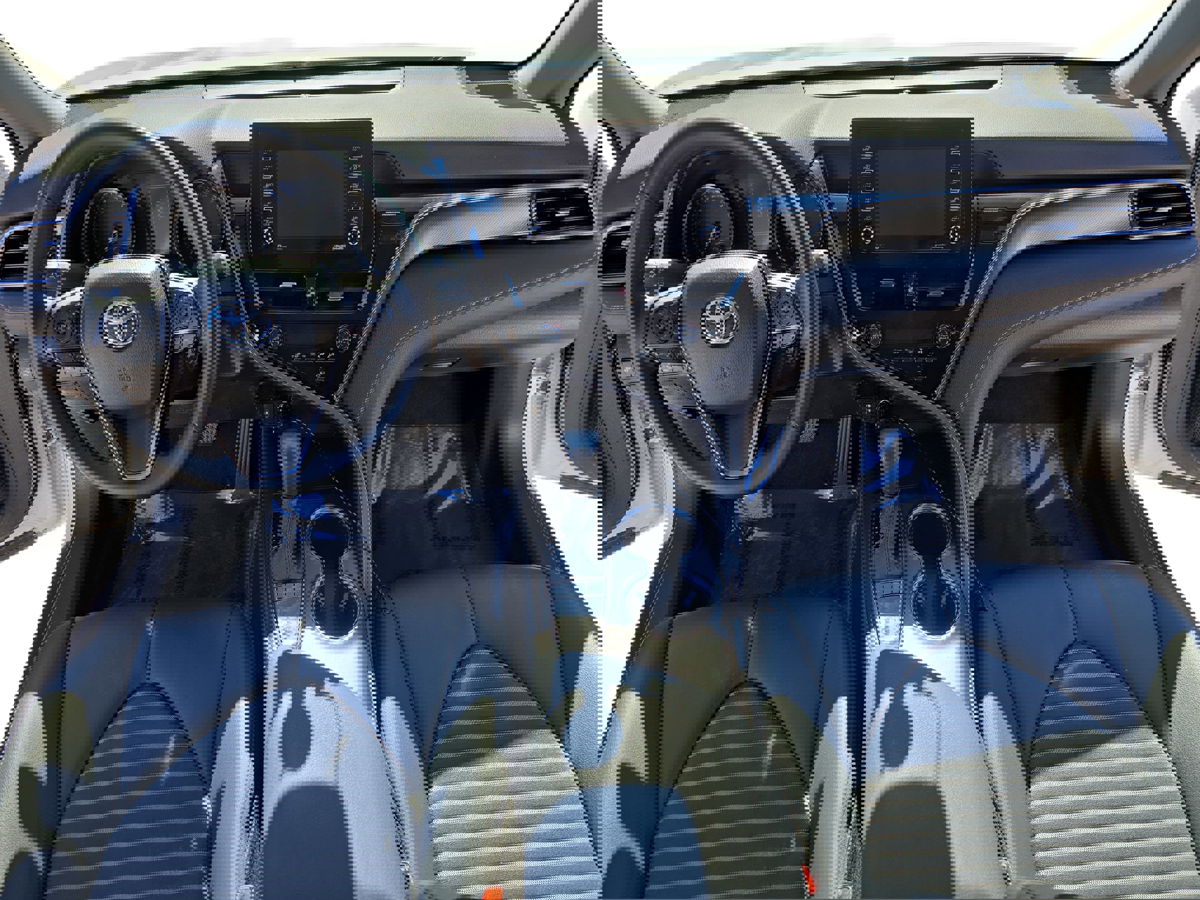 Used 2024 Toyota Camry SE image 9