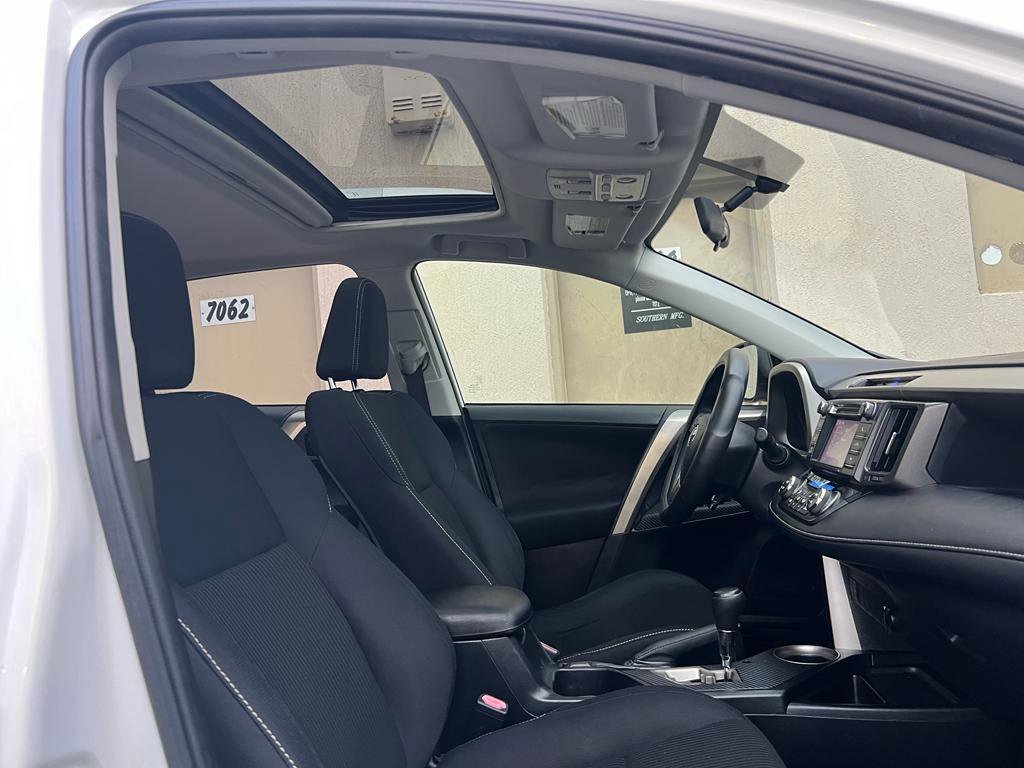 Used 2013 Toyota RAV4 XLE FWD image 27