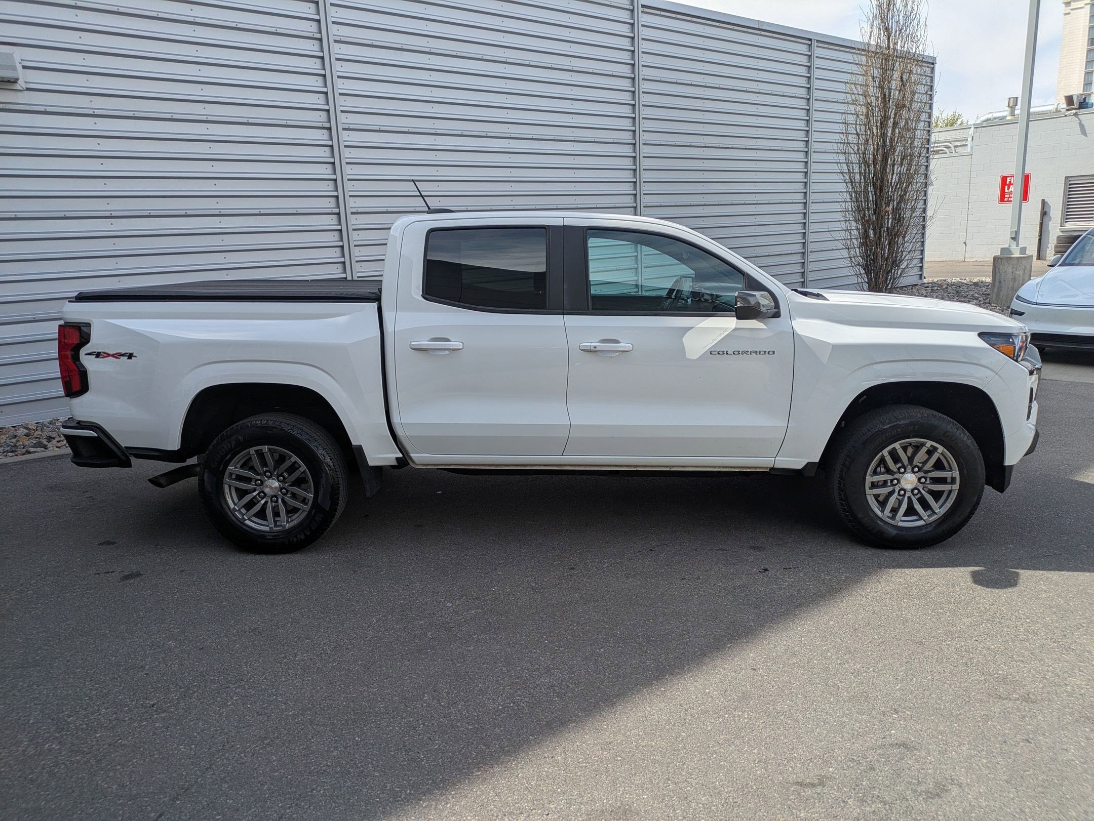 Used 2023 Chevrolet Colorado LT image 2