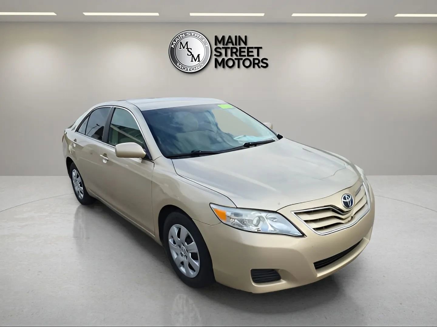 Used 2010 Toyota Camry LE image 6