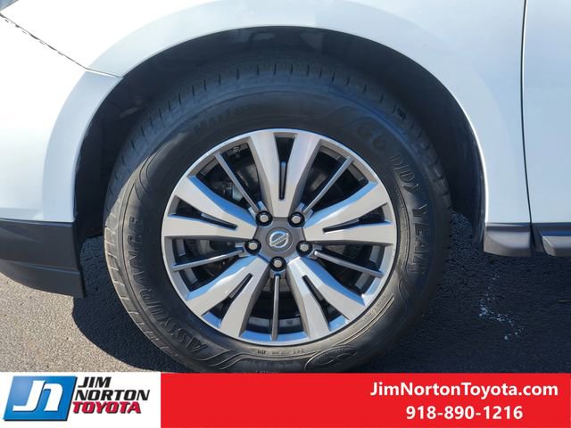Used 2017 Nissan Pathfinder S image 13