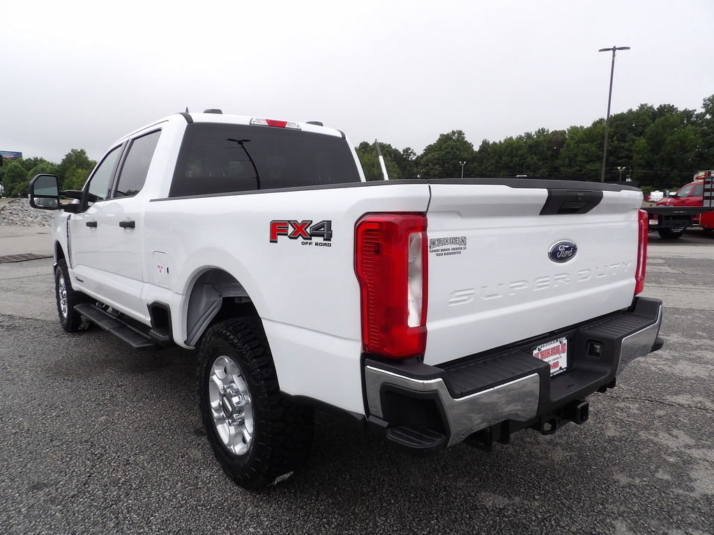 Used 2025 Ford F250 XLT w/ FX4 Off-Road Package AWD/4WD image 5