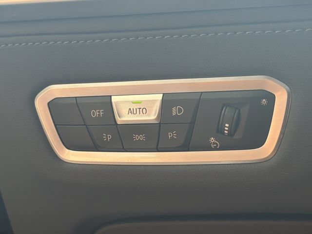 Used 2023 BMW XM AWD/4WD image 16