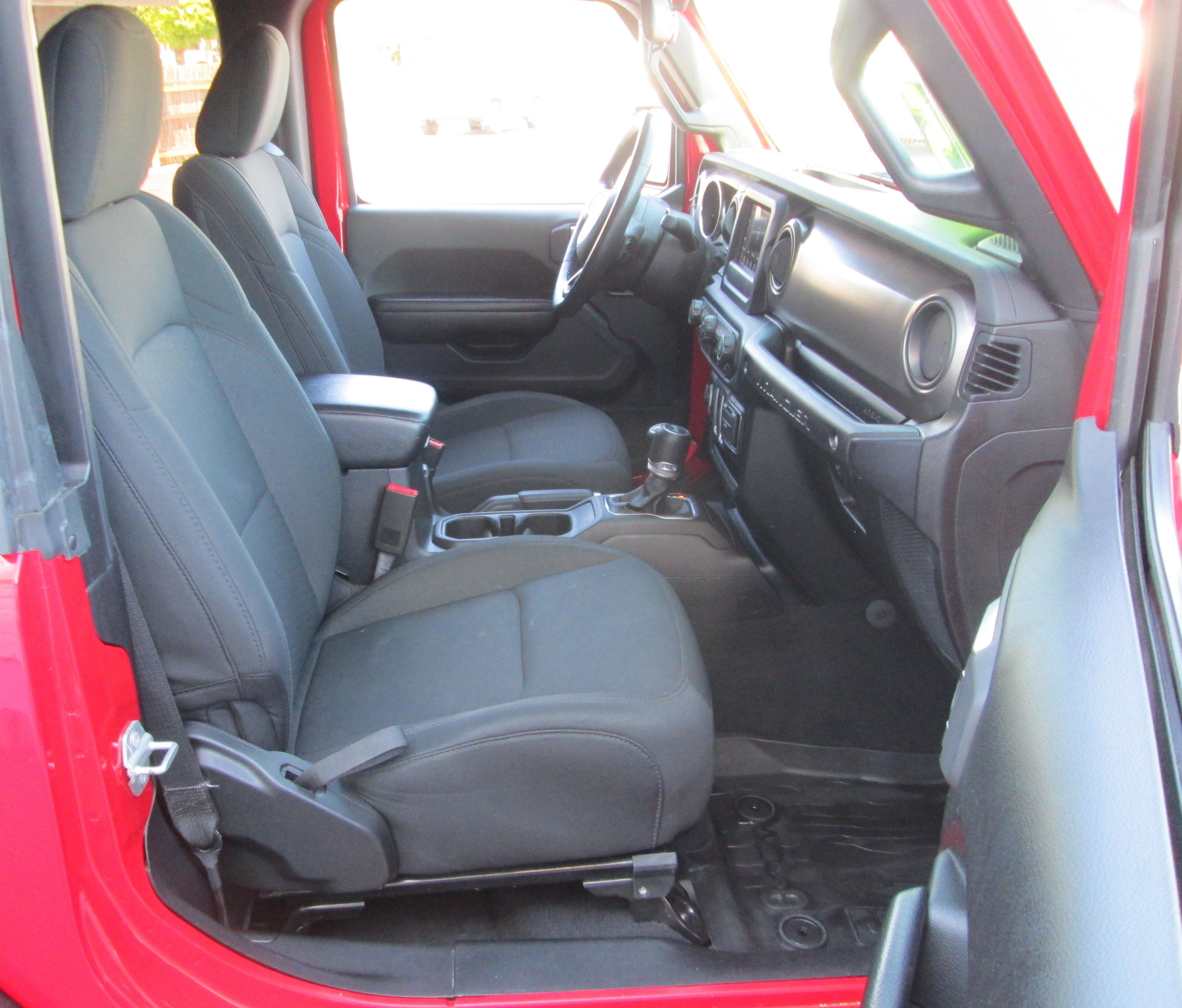 Used 2020 Jeep Wrangler Sport AWD/4WD image 10