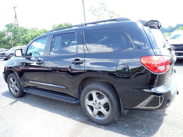 Used 2015 Toyota Sequoia SR5 AWD/4WD image 4