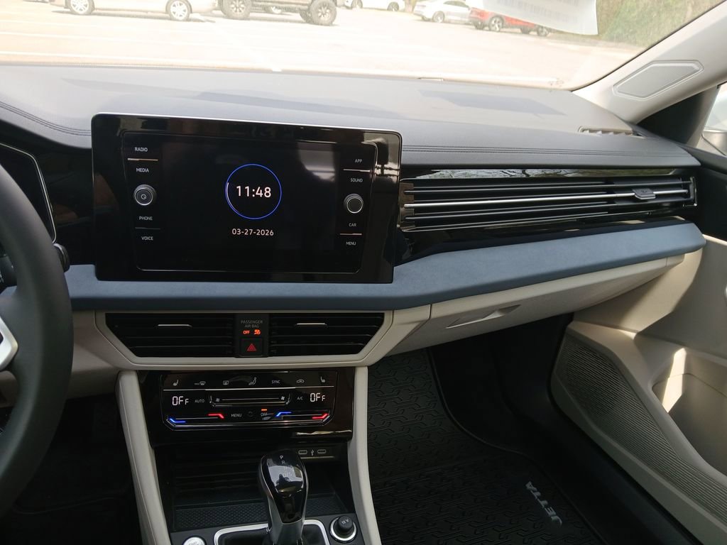 New 2026 Volkswagen Jetta SE FWD image 17
