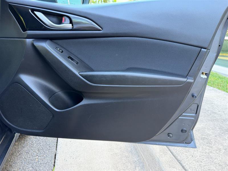 Used 2015 MAZDA MAZDA3 i Touring FWD image 44