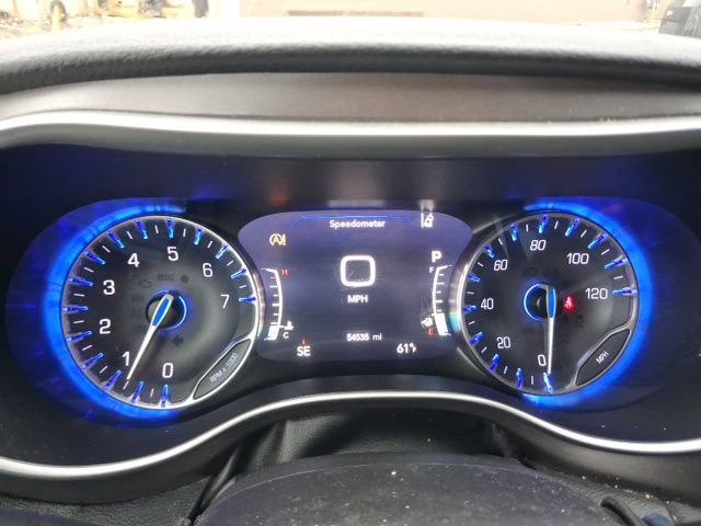 Used 2021 Chrysler Pacifica Touring-L w/ Premium & Safety Sphere Group FWD image 12