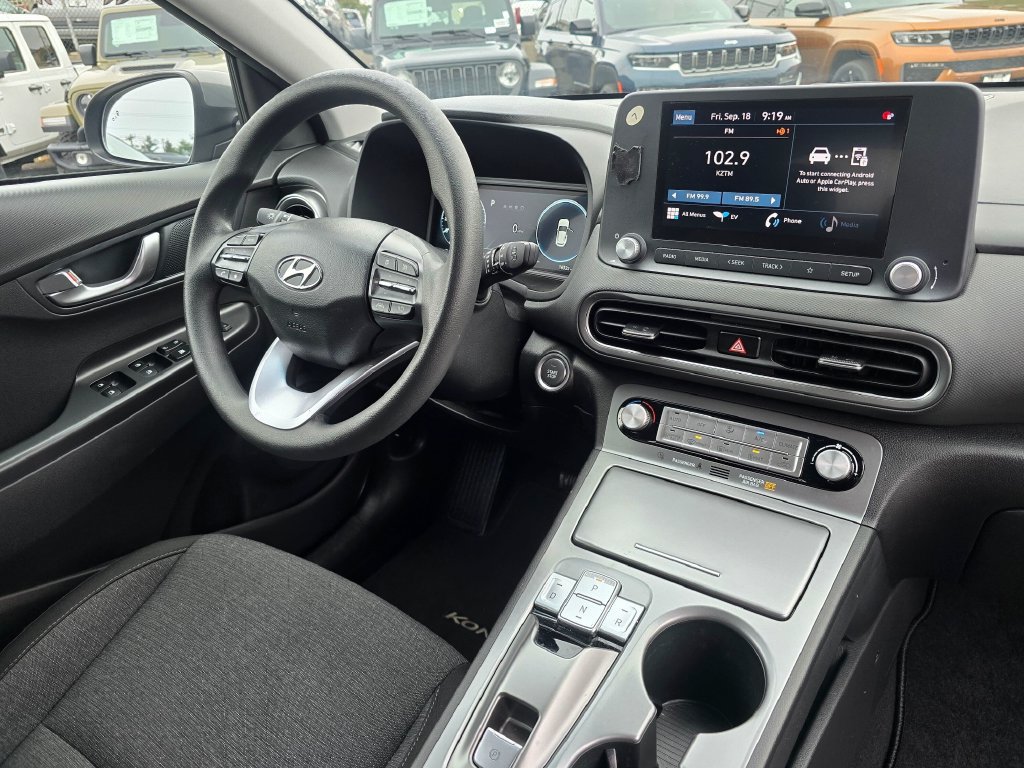 Used 2023 Hyundai Kona SE FWD image 10