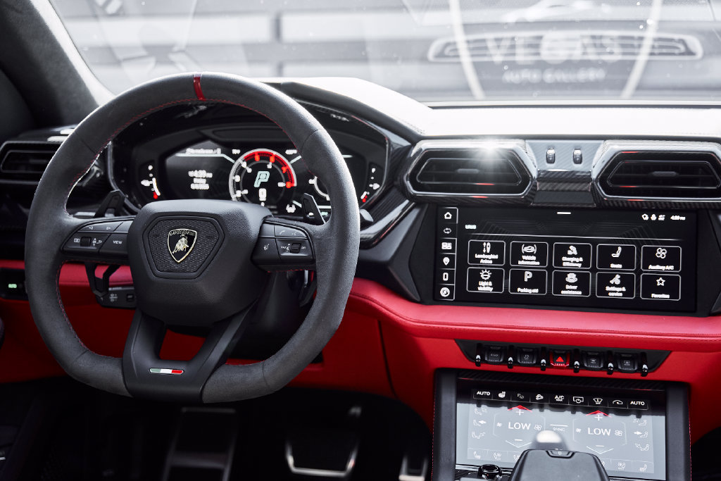Used 2025 Lamborghini Urus S AWD/4WD image 51
