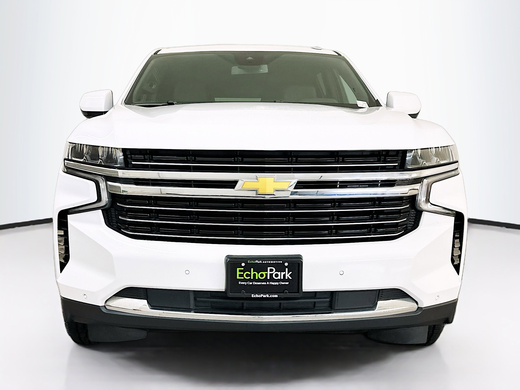 Used 2024 Chevrolet Suburban LT image 2