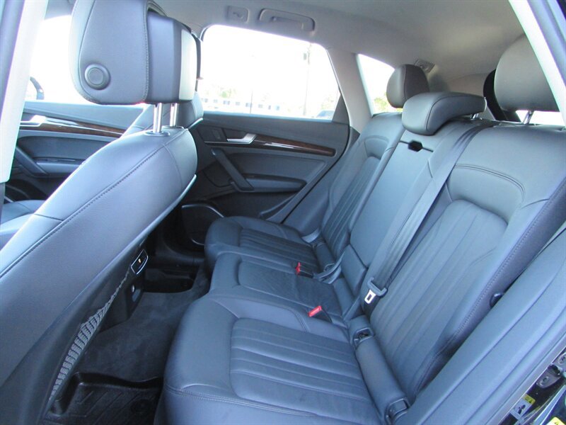 Used 2019 Audi Q5 2.0T Premium AWD/4WD image 18
