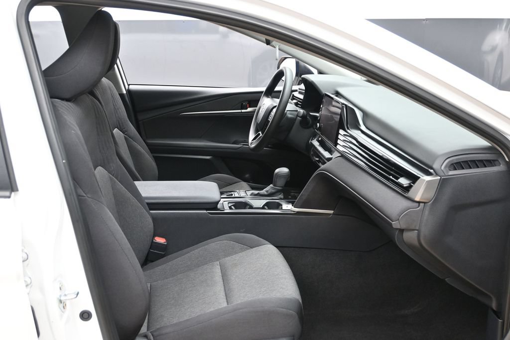 Used 2025 Toyota Camry LE FWD image 26