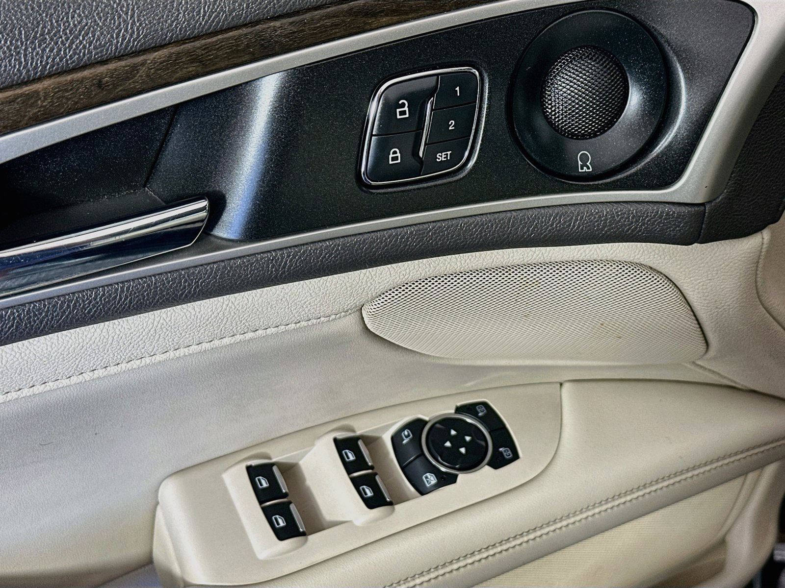 Used 2019 Lincoln MKZ Reserve w/ Reserve Plus Package FWD image 18