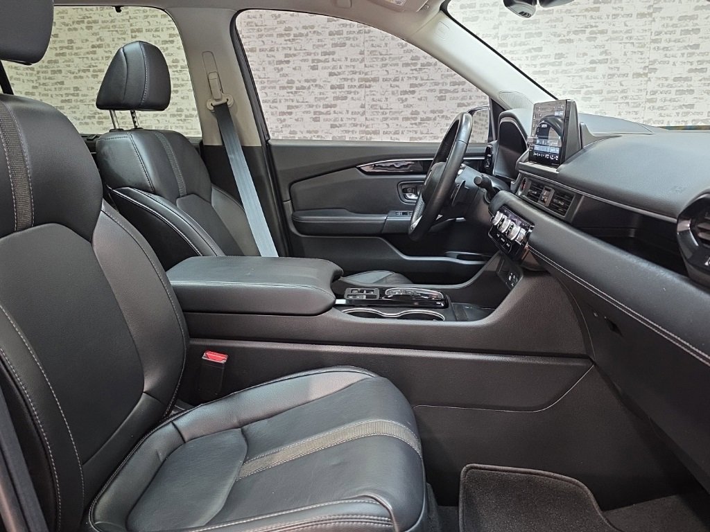 Used 2023 Honda Pilot Touring image 9