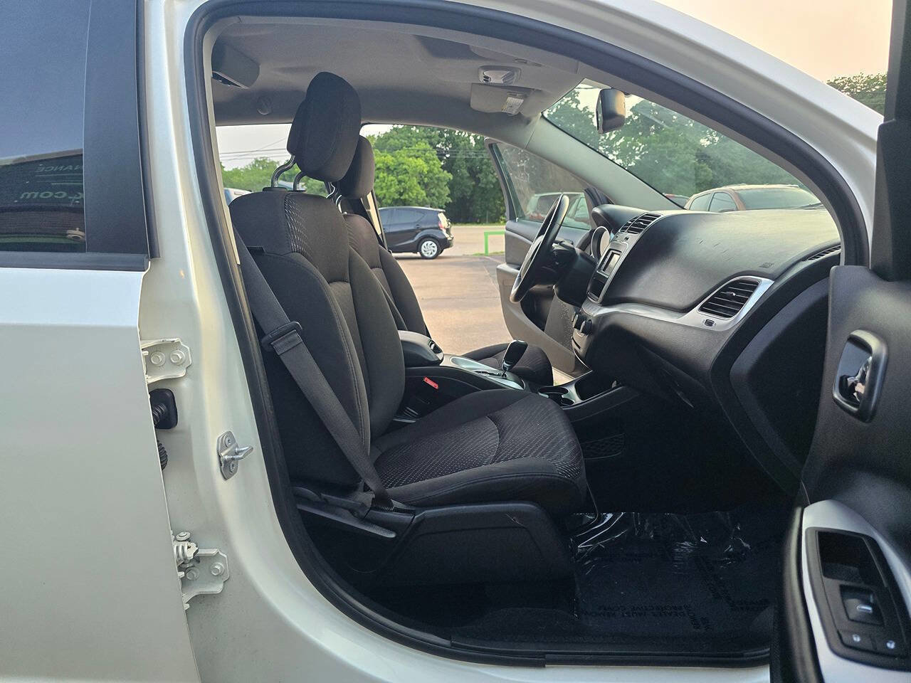 Used 2016 Dodge Journey SXT image 26