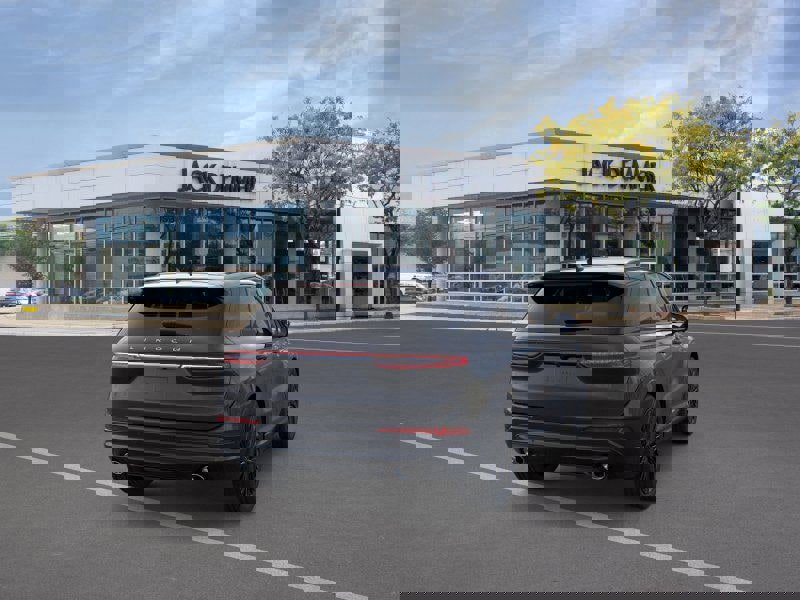 Used 2026 Lincoln Corsair Premiere image 8