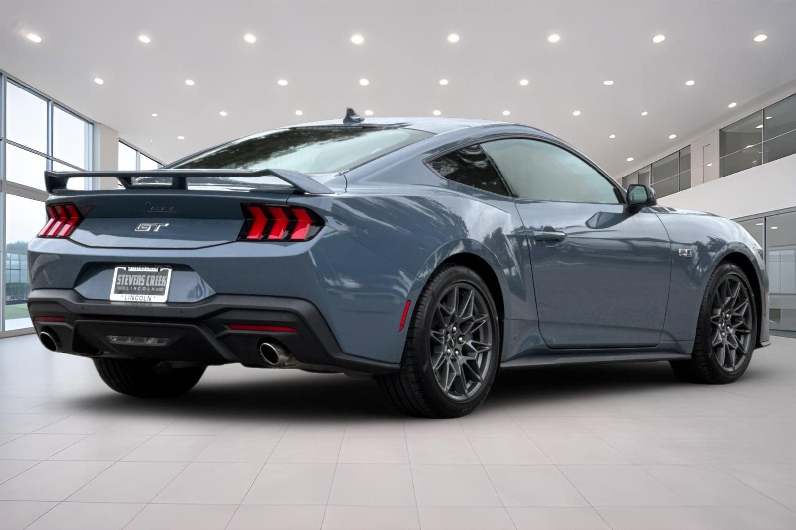 Used 2025 Ford Mustang GT Premium w/ GT Performance Package RWD image 4