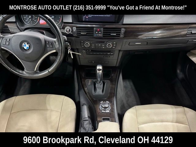 Used 2011 BMW 335i Convertible image 2